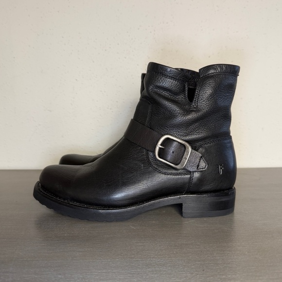 FRYE "Veronica Flex Bootie" Women's Black Oiled Leather Waterproof Boots Sz 6.5B - Picture 2 of 7